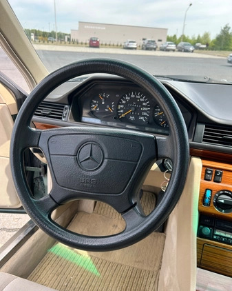 Mercedes-Benz Klasa E cena 26500 przebieg: 224000, rok produkcji 1994 z Lubin małe 191